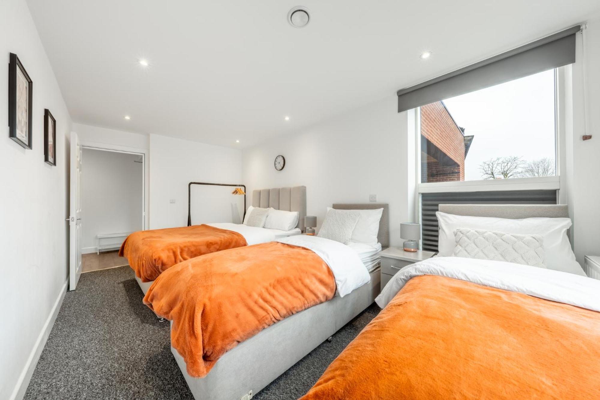 London Edgware Station Apartment Exterior photo