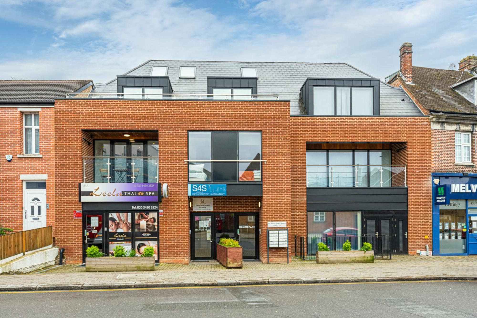 London Edgware Station Apartment Exterior photo