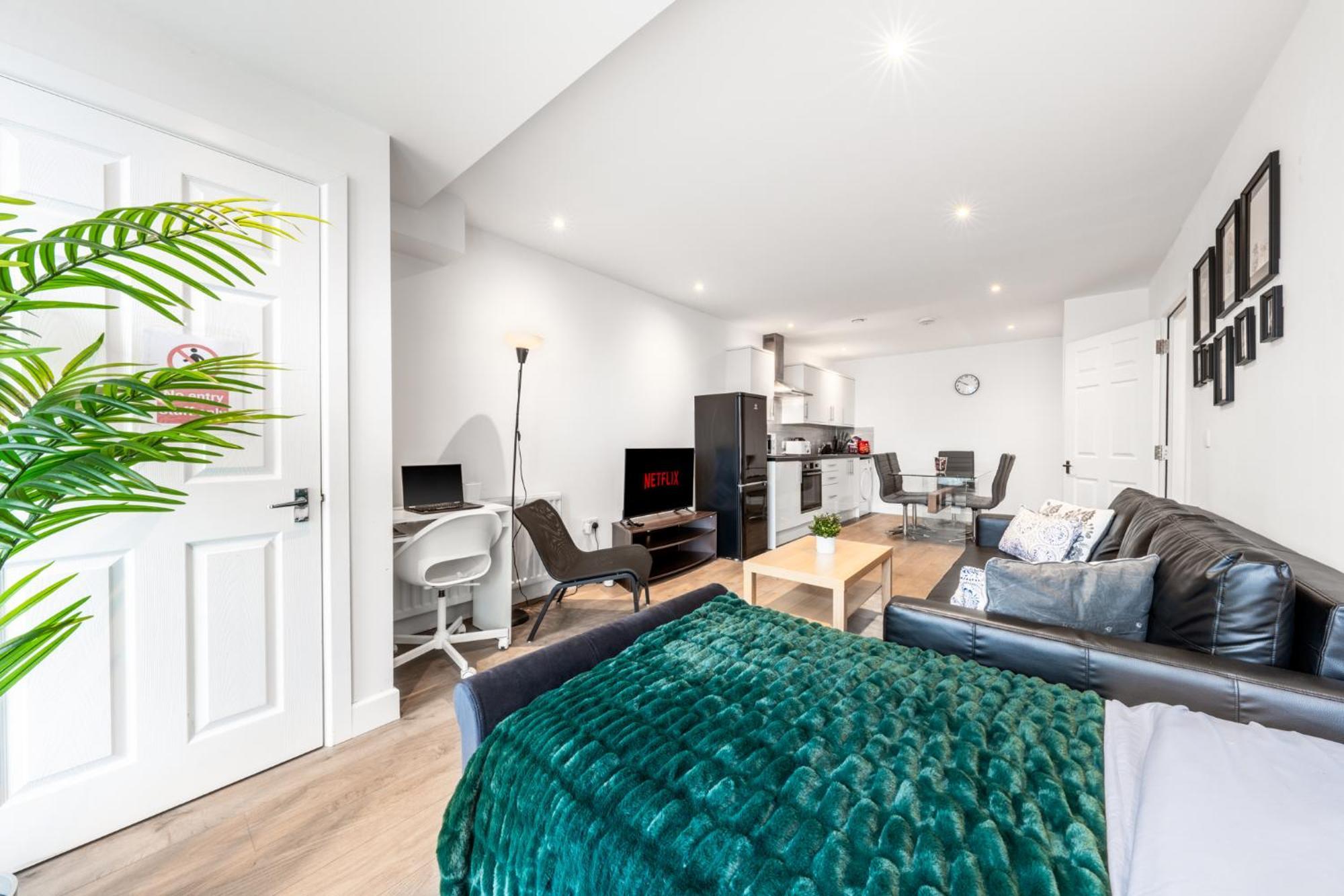 London Edgware Station Apartment Exterior photo
